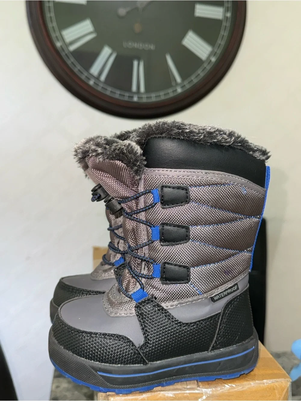 wonder nation Grey, Black & Blue Kids Snow Boots|